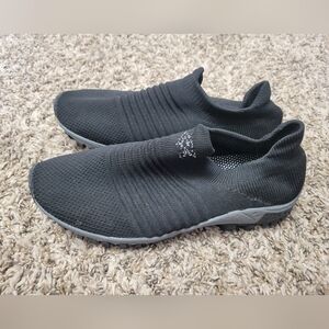 Women's water shoes size 8